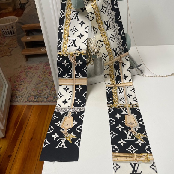 Louis Vuitton Bandeau Twilly - Picture 3 of 4